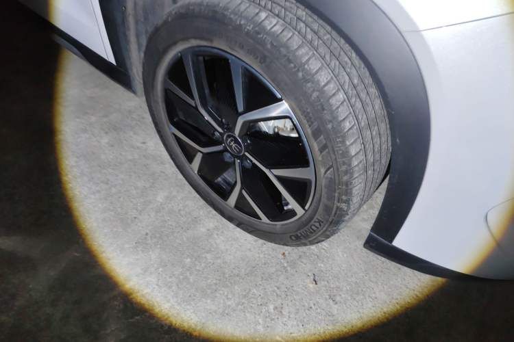 Used BYD Song L DM-i 2024 160km Beyond Edition Right Front Wheel Hub
