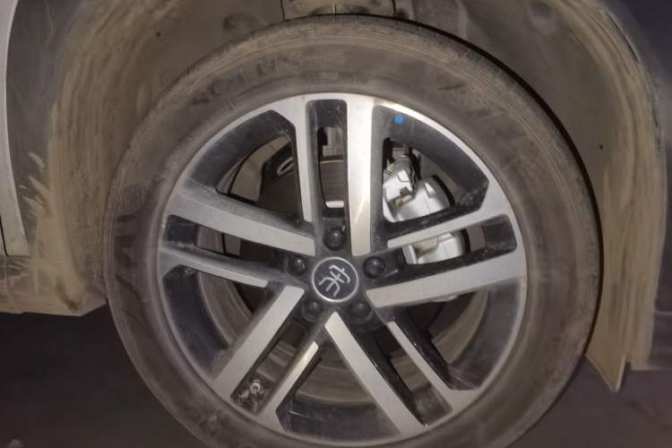 Used BYD Song L DM-i 2024 112 km Beyond Edition Right Front Wheel Hub