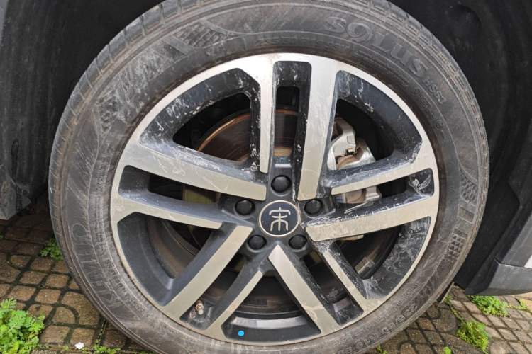 Used BYD Song L DM-i 2024 112 km Leading Edition Right Front Wheel Hub