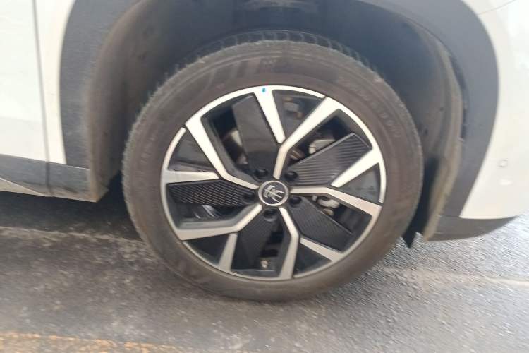 Used BYD Song L DM-i 2024 160 km Excellence Version Right Front Wheel Hub