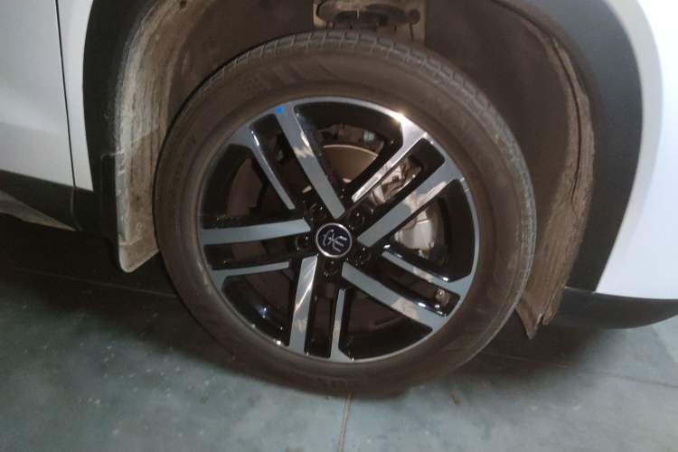 Used BYD Song L DM-i 2024 112 km Leading Edition Right Front Wheel Hub