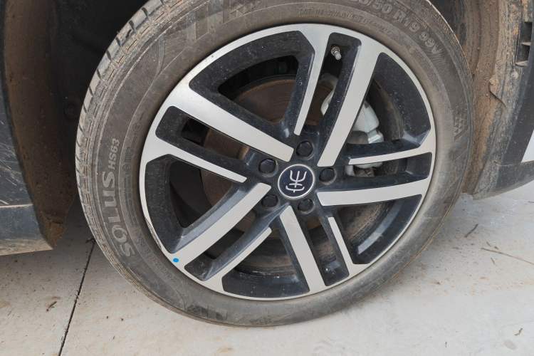 Used BYD Song L DM-i 2024 112 km Beyond Edition Right Front Wheel Hub