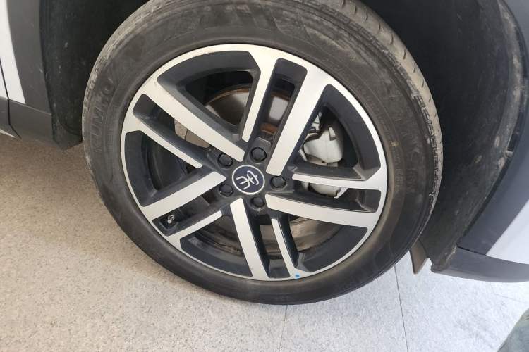 Used BYD Song L DM-i 2024 112 km Beyond Edition Right Front Wheel Hub