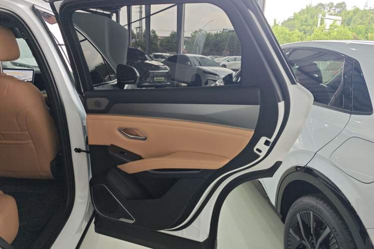 Used BYD Song L DM-i 2024 112 km Beyond Edition Right Rear Door Interior