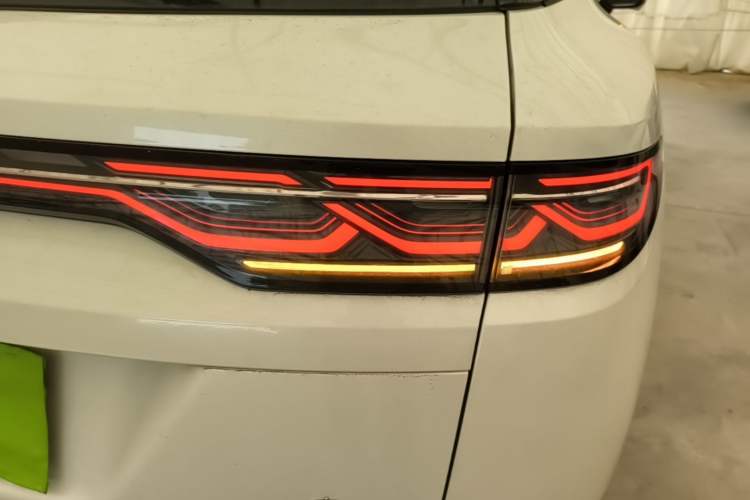 Used BYD Song L DM-i 2024 112 km Beyond Edition Right Rear Taillight
