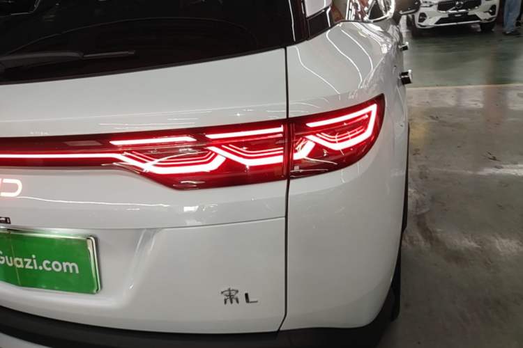 Used BYD Song L DM-i 2024 160 km Excellence Version Right Rear Taillight