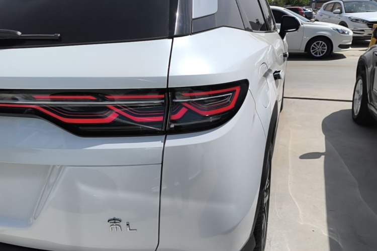 Used BYD Song L DM-i 2024 112 km Beyond Edition Right Rear Taillight