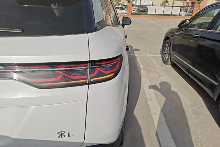 Used BYD Song L DM-i 2024 160km Beyond Edition Right Rear Taillight