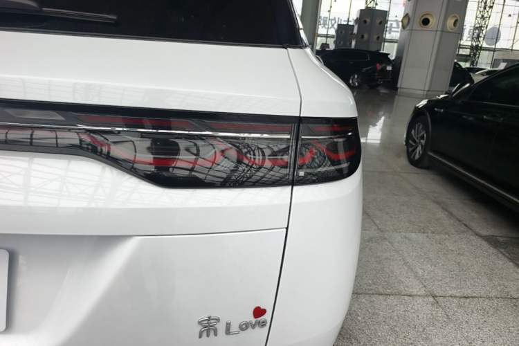 Used BYD Song L DM-i 2024 160km Beyond Edition Right Rear Taillight