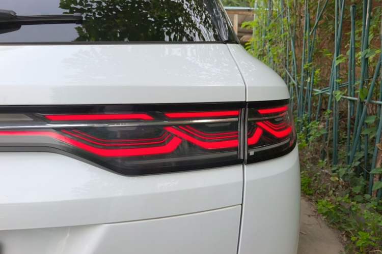 Used BYD Song L DM-i 2024 112 km Beyond Edition Right Rear Taillight