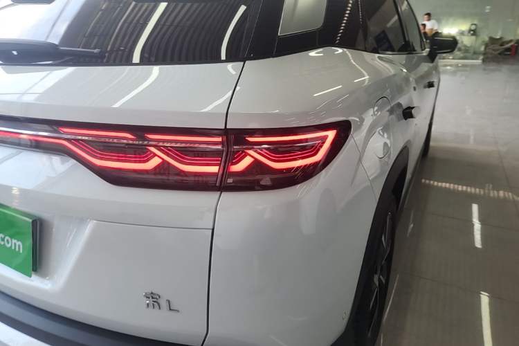 Used BYD Song L DM-i 2024 160 km Excellence Version Right Rear Taillight