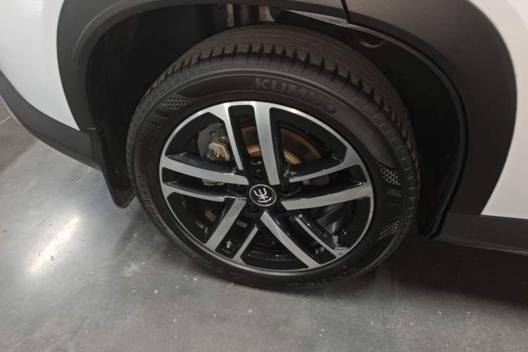 Used BYD Song L DM-i 2024 112 km Leading Edition Right Rear Wheel Hub