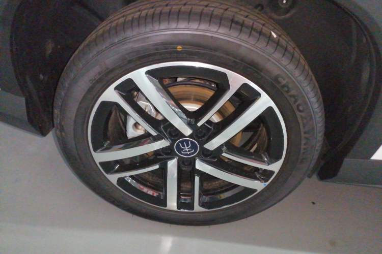Used BYD Song L DM-i 2024 112 km Beyond Edition Right Rear Wheel Hub
