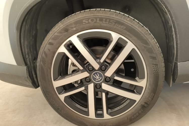 Used BYD Song L DM-i 2024 112 km Beyond Edition Right Rear Wheel Hub