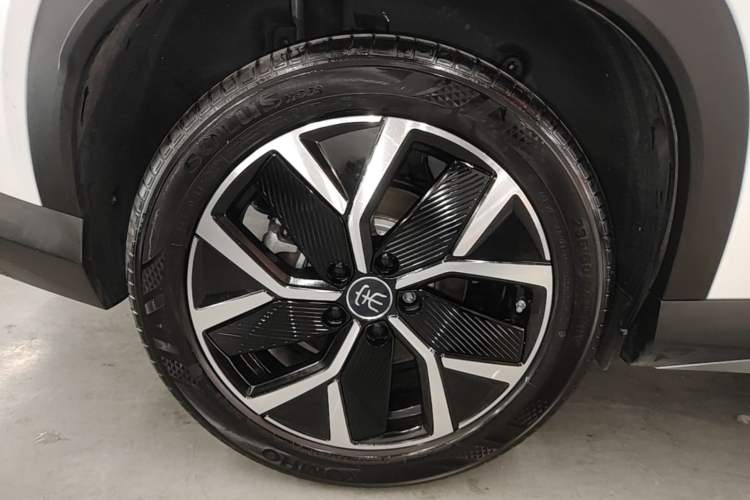 Used BYD Song L DM-i 2024 160 km Excellence Version Right Rear Wheel Hub