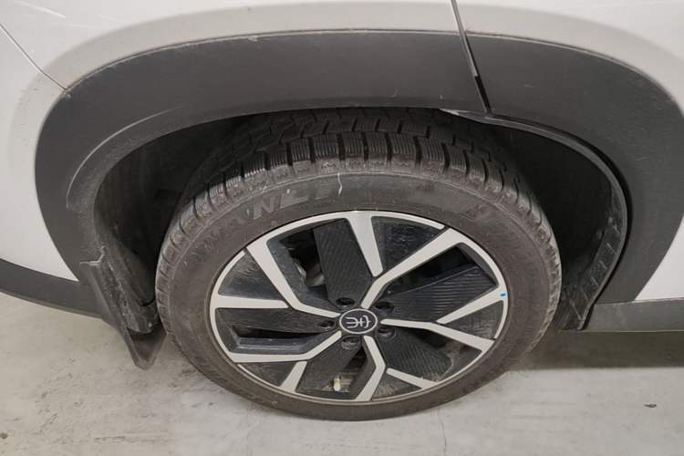 Used BYD Song L DM-i 2024 160km Beyond Edition Right Rear Wheel Hub