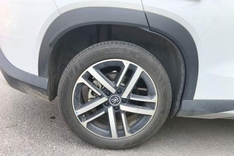 Used BYD Song L DM-i 2024 112 km Leading Edition Right Rear Wheel Hub