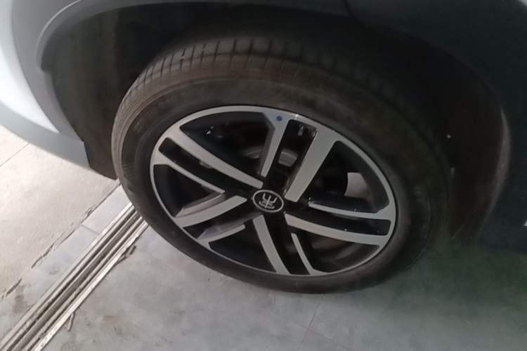 Used BYD Song L DM-i 2024 75km Leading Edition Right Rear Wheel Hub