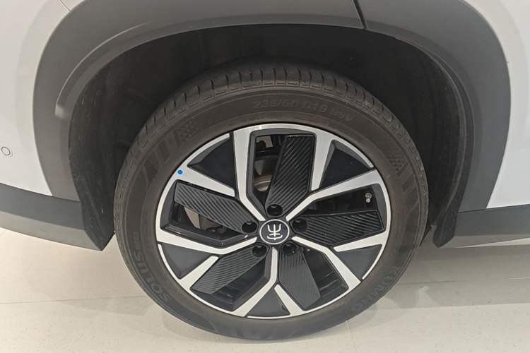 Used BYD Song L DM-i 2024 160 km Excellence Version Right Rear Wheel Hub