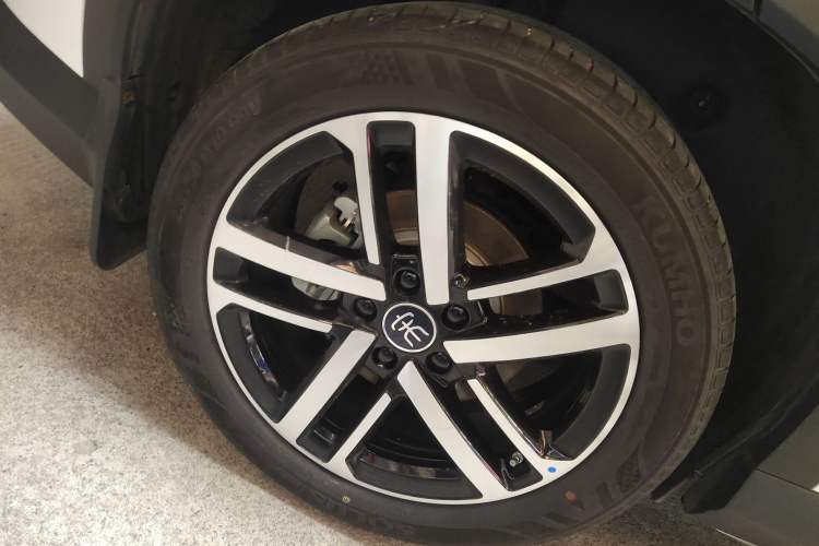 Used BYD Song L DM-i 2024 112 km Beyond Edition Right Rear Wheel Hub