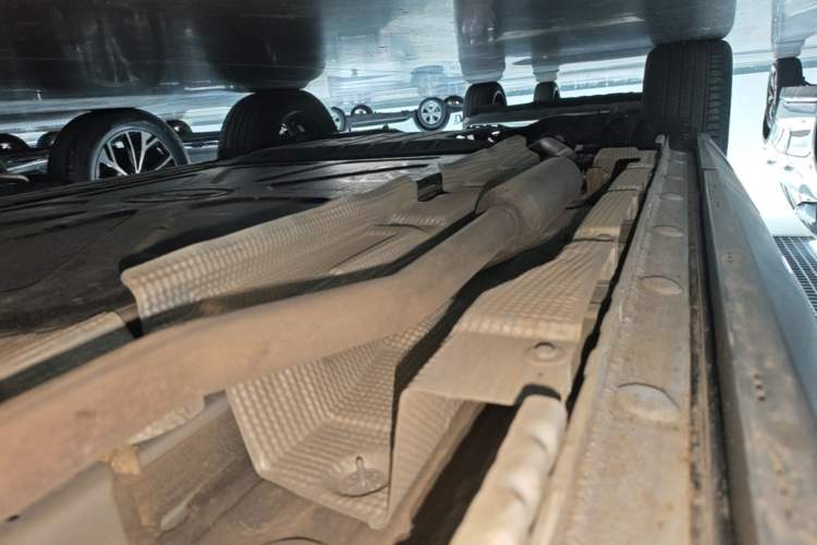 Used BYD Song L DM-i 2024 112 km Leading Edition Right Side Sill