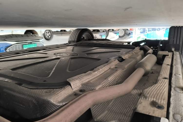 Used BYD Song L DM-i 2024 112 km Beyond Edition Right Side Sill