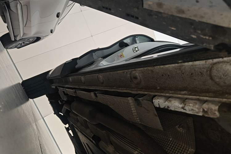 Used BYD Song L DM-i 2024 160 km Excellence Version Right Side Sill