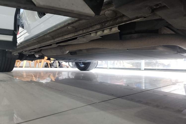 Used BYD Song L DM-i 2024 160 km Excellence Version Right Side Sill