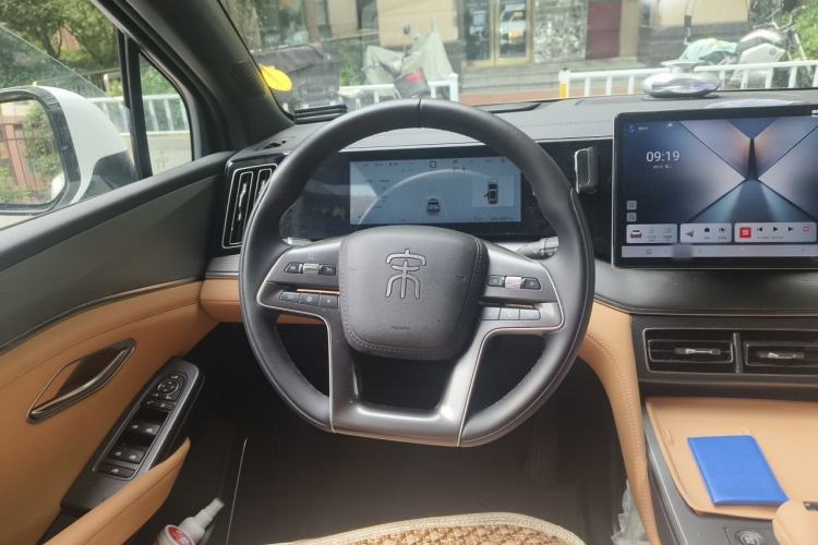 Used BYD Song L DM-i 2024 112 km Leading Edition Steering Wheel