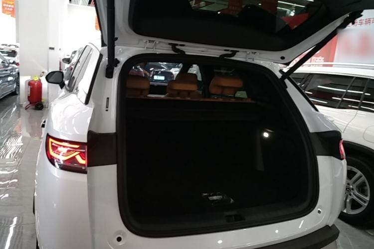 Used BYD Song L DM-i 2024 160 km Excellence Version Trunk
