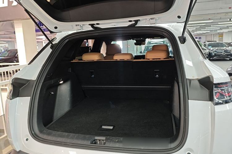 Used BYD Song L DM-i 2024 112 km Leading Edition Trunk