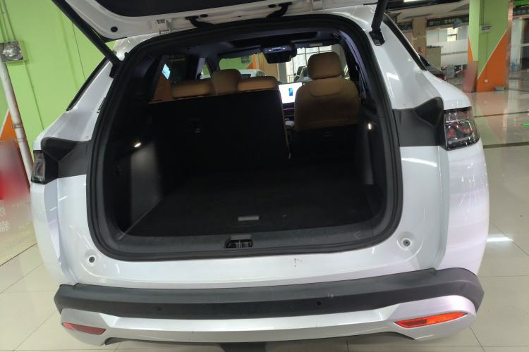 Used BYD Song L DM-i 2024 160 km Excellence Version Trunk
