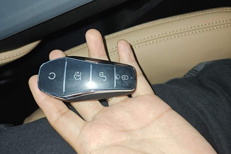 Used BYD Song L DM-i 2024 112 km Beyond Edition Vehicle Key