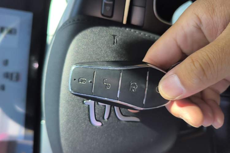 Used BYD Song L DM-i 2024 112 km Beyond Edition Vehicle Key