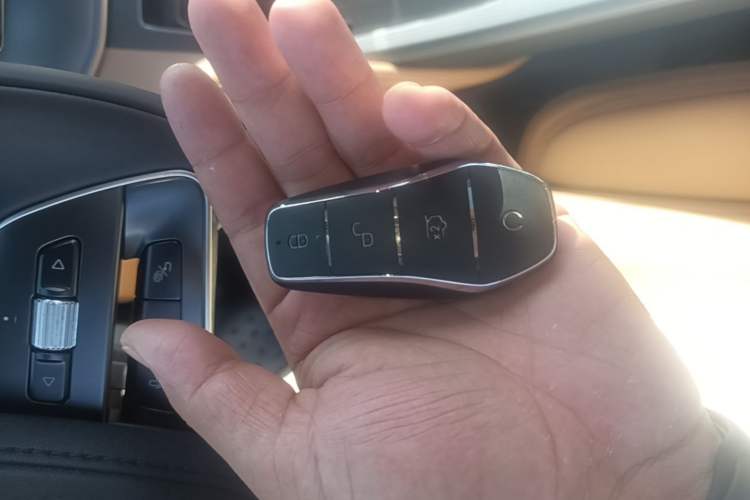 Used BYD Song L DM-i 2024 112 km Beyond Edition Vehicle Key