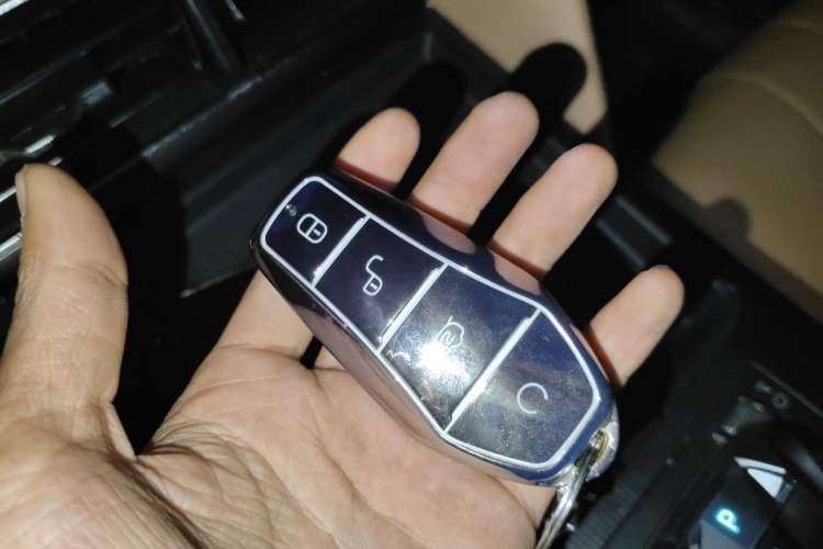 Used BYD Song L DM-i 2024 112 km Leading Edition Vehicle Key