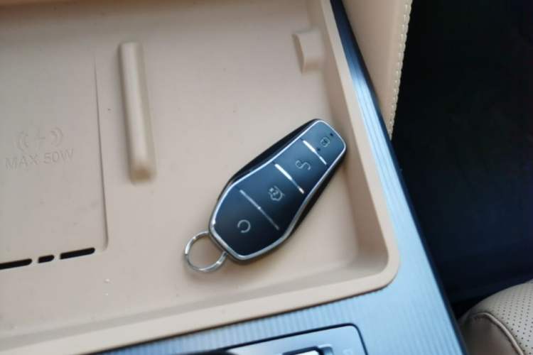 Used BYD Song L DM-i 2024 112 km Beyond Edition Vehicle Key