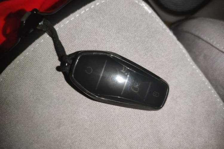 Used BYD Song L DM-i 2024 112 km Leading Edition Vehicle Key