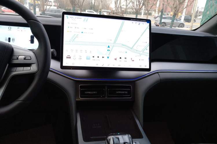 Used BYD Song L DM-i 2025 Intelligent Driving Version 160 km Beyond-Range Type Audio And AC Panel