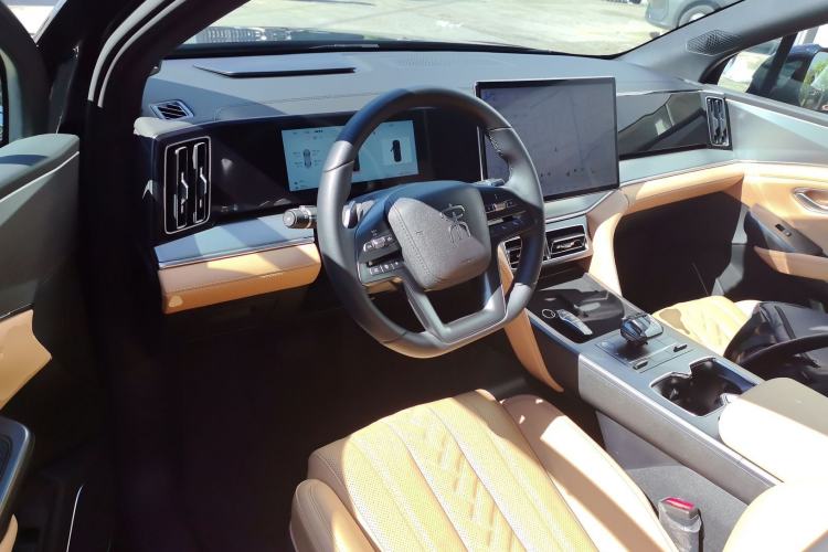 Used BYD Song L DM-i 2025 Intelligent Driving Version 160 km Beyond-Range Type Center Console