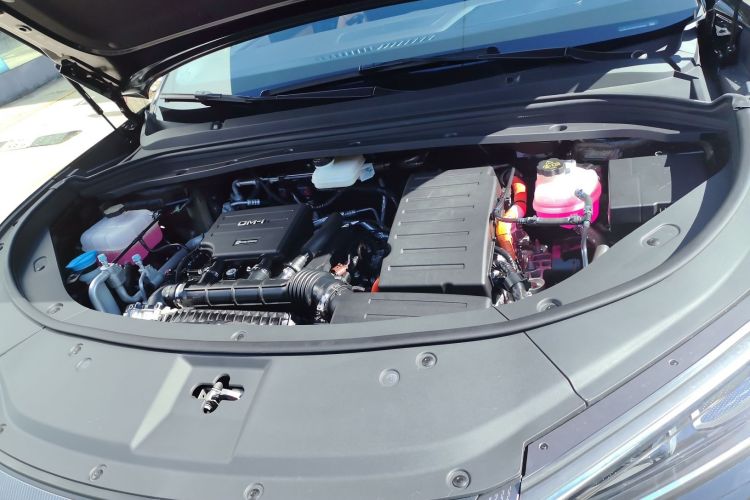 Used BYD Song L DM-i 2025 Intelligent Driving Version 160 km Beyond-Range Type Engine Bay