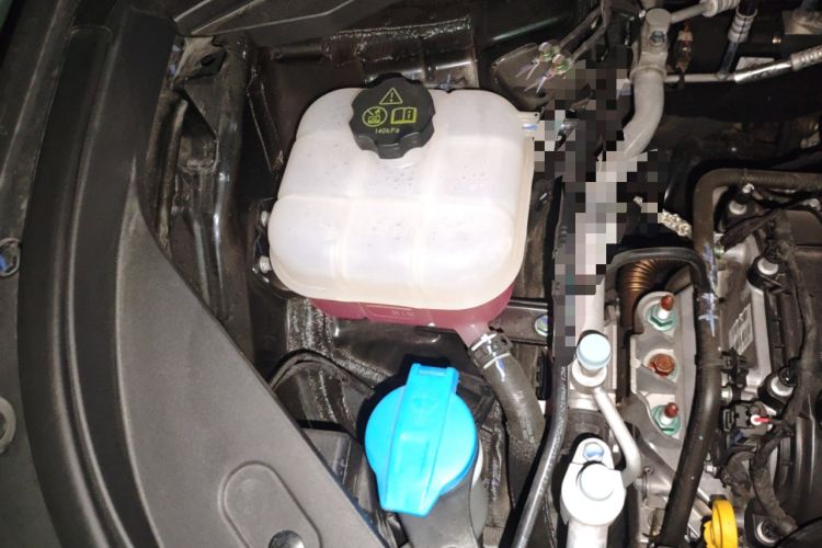 Used BYD Song L DM-i 2025 Intelligent Driving Version 160 km Beyond-Range Type Engine Bay Right