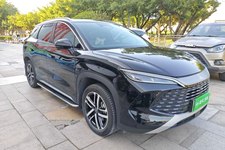 Used BYD Song L DM-i 2025 Intelligent Driving Version 112 km Leading Trim Front Right 45 Deg