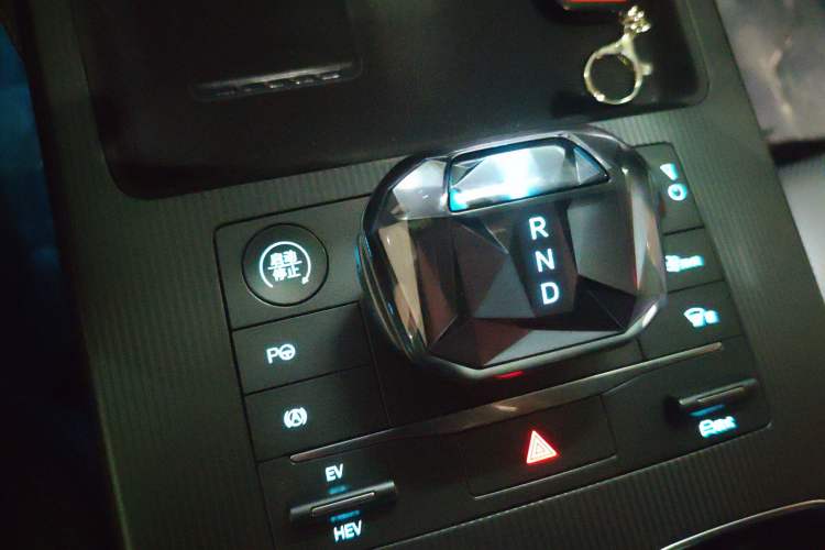 Used BYD Song L DM-i 2025 Intelligent Driving Version 160 km Beyond-Range Type Gear Lever