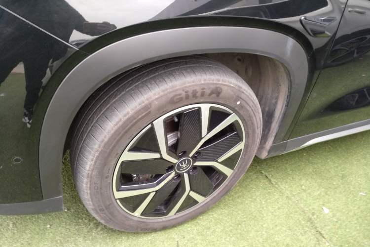 Used BYD Song L DM-i 2025 Intelligent Driving Version 160 km Beyond-Range Type Left Front Wheel Hub