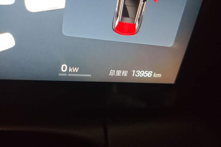 Used BYD Song L DM-i 2025 Intelligent Driving Version 160 km Beyond-Range Type Odometer Close Up