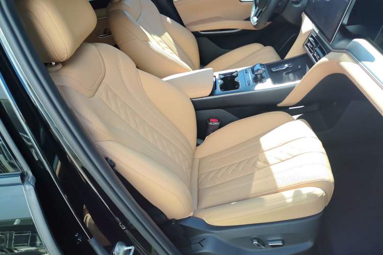 Used BYD Song L DM-i 2025 Intelligent Driving Version 160 km Beyond-Range Type Right Front Seat