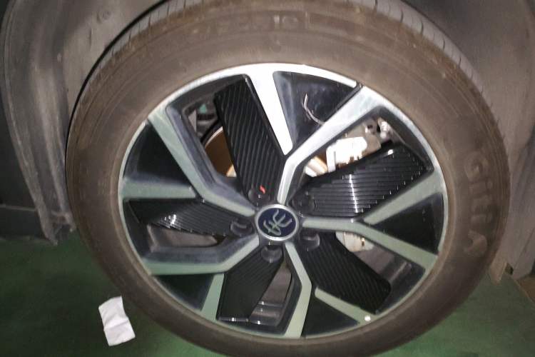 Used BYD Song L DM-i 2025 Intelligent Driving Version 160 km Beyond-Range Type Right Front Wheel Hub