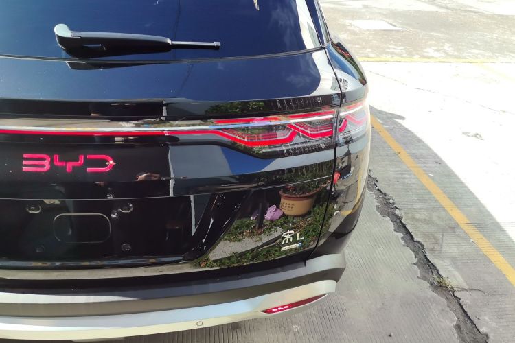 Used BYD Song L DM-i 2025 Intelligent Driving Version 160 km Beyond-Range Type Right Rear Taillight