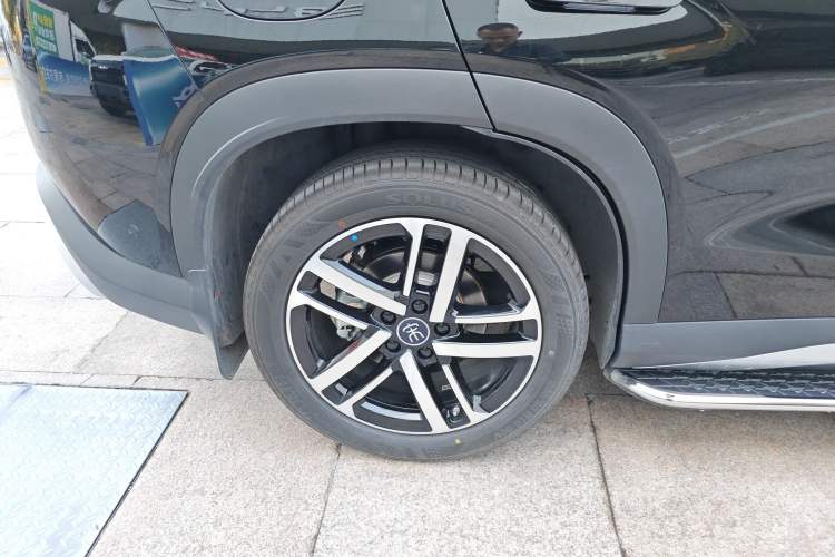 Used BYD Song L DM-i 2025 Intelligent Driving Version 112 km Leading Trim Right Rear Wheel Hub